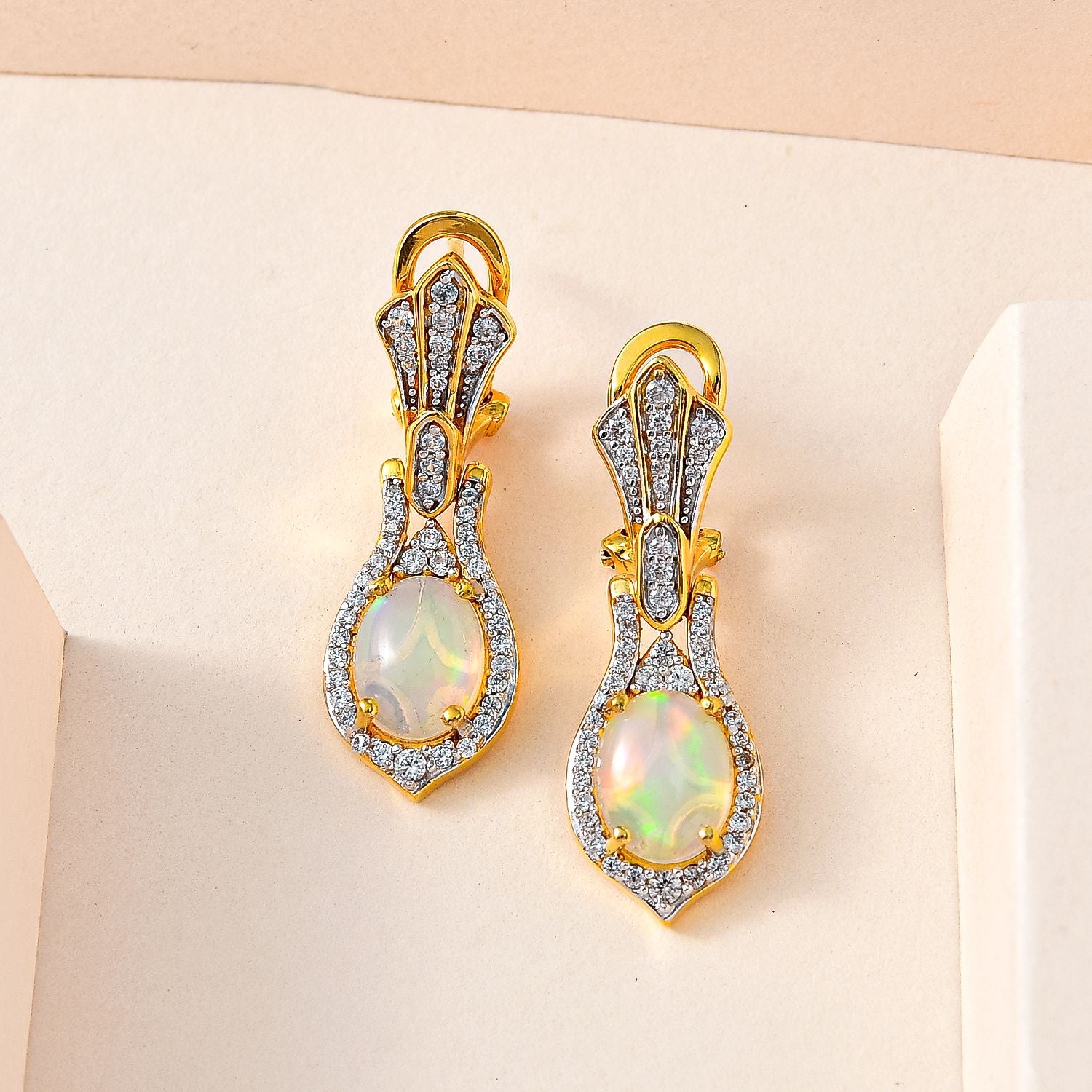 AA Natürlicher, äthiopischer Welo Opal, Weißer Zirkon Ohrringe, 925 Silber Gelbgold Vermeil, ca. 3.51 ct