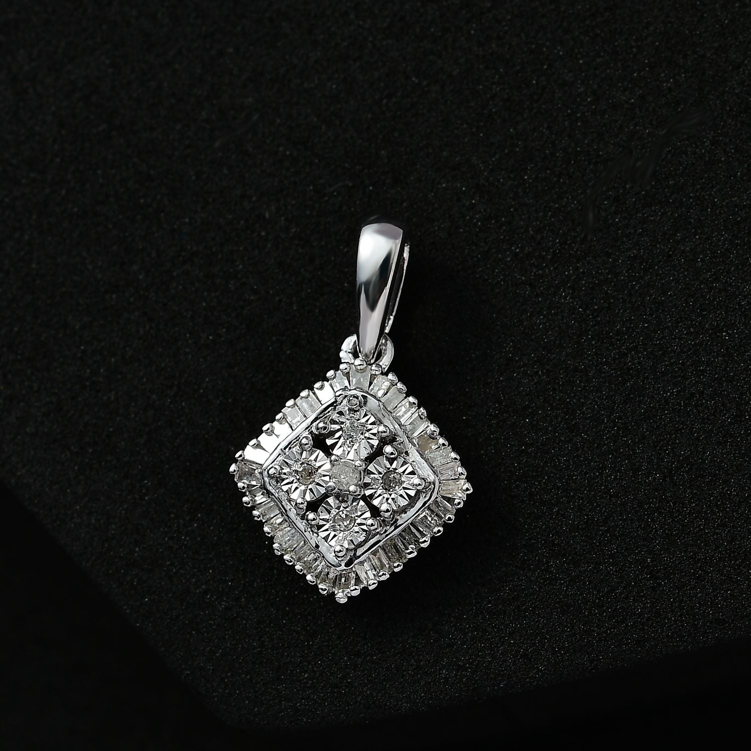 Weißer Diamant P3 Anhänger 925 Silber rhodiniert ca. 0,15 ct.