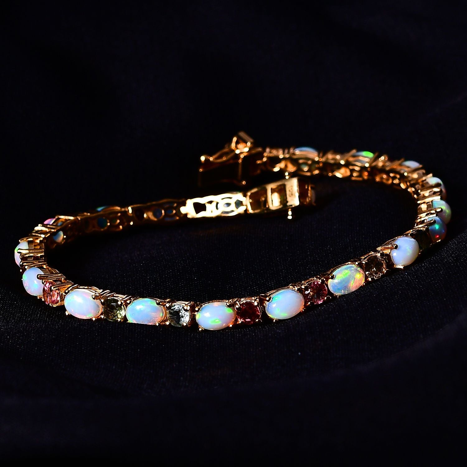 AA Natürlicher, äthiopischer Welo-Opal, mehrfarbiges Turmalin-Armband, ca. 18 cm, 925 Silber Gelbgold Vermeil ca. 8.96 ct