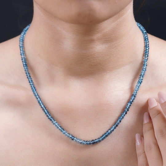 AAAA Santamaria Aquamarin Halskette ca. 45 cm 950 Platin ca. 68,09 ct.