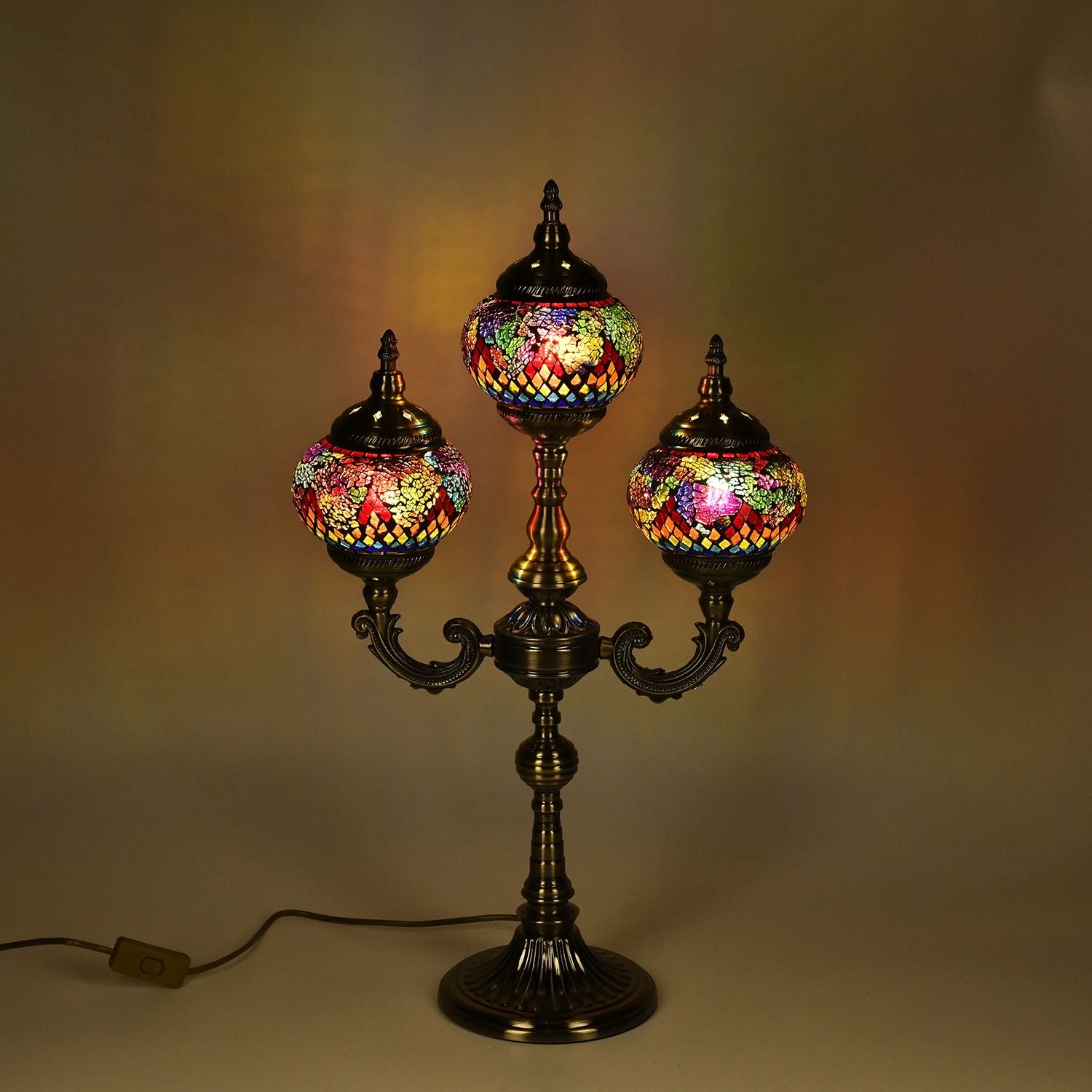 Mosaikglas-Tischlampe mit 3 Kugeln und Bronzefarbenem Sockel, Größe 39x17.5x63 cm,
