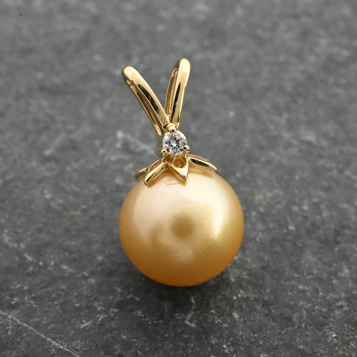 AAA Goldene Südsee Perle, Weißer Diamant Anhänger 750 Gold Standard