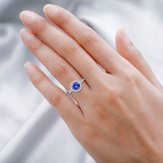 Rhapsody AAAA Tansanit, Weißer Diamant AGI zertifiziert Ring 950 Platin (Größe 17.00) ca. 2.10 ct