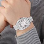 GENOA - Elegante Japan-Uhr mit Datumsfunktion, IPS-versilbertem Gehäuse, römischen Ziffern, Edelstahlarmband, 3 ATM Wasserdichtigkeit, 20 cm