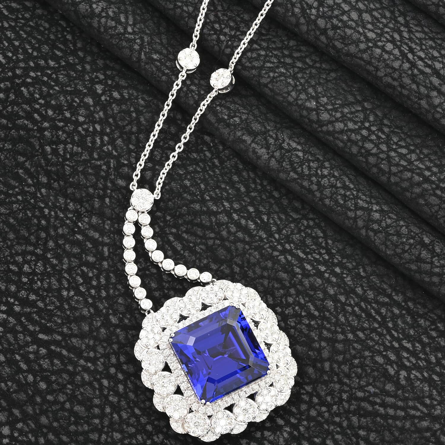 CHAIRMAN VAULT COLLECTION - AAAA Tansanit, Weißer Diamant AGI zertifiziert Anhänger, zertifiziert und geprüft, 950 Platin ca. 43.35 ct