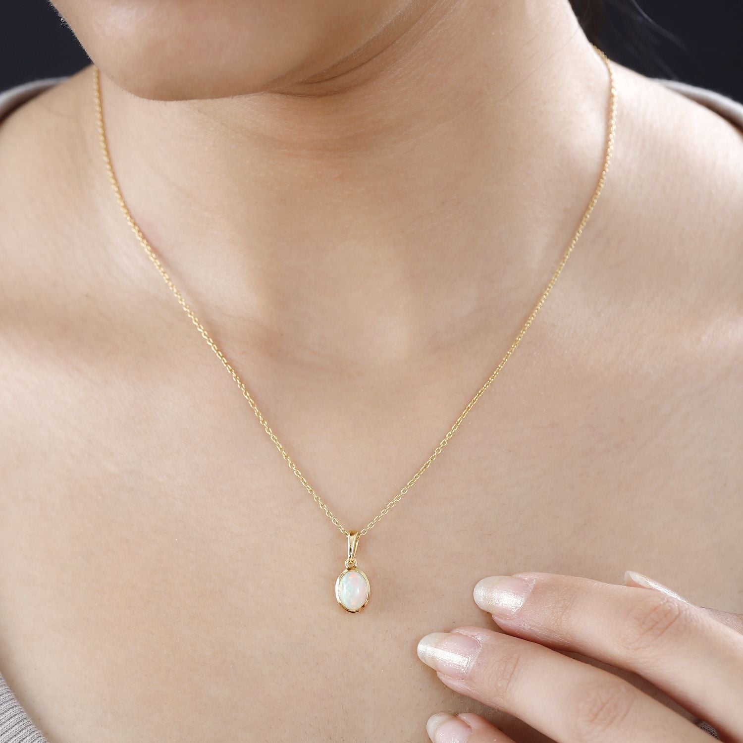 AA Natürlicher, äthiopischer Welo Opal Anhänger 925 Silber Gelbgold Vermeil ca. 0,86 ct.