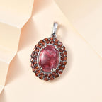 AA Thulit, Roter Granat Anhänger 925 Silber rhodiniert ca. 23,69 ct.