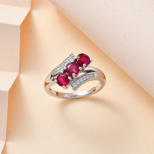 Afrikanischer Rubin (Fissure gefüllt), Weißer Zirkon Ring 925 Silber rhodiniert (Größe 20.00) ca. 1,91 ct