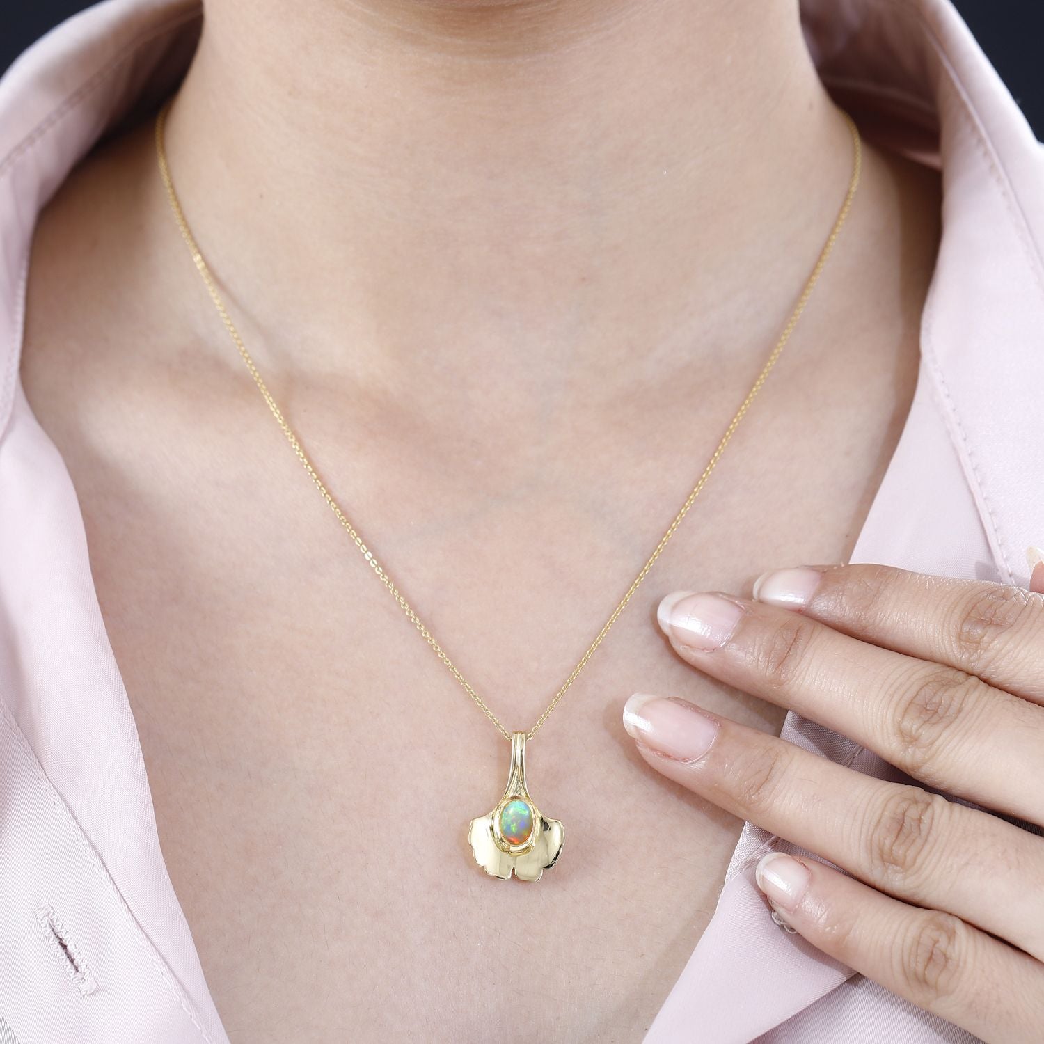 AA Natürlicher, äthiopischer Welo Opal Anhänger 925 Silber vergoldet ca. 0,53 ct.