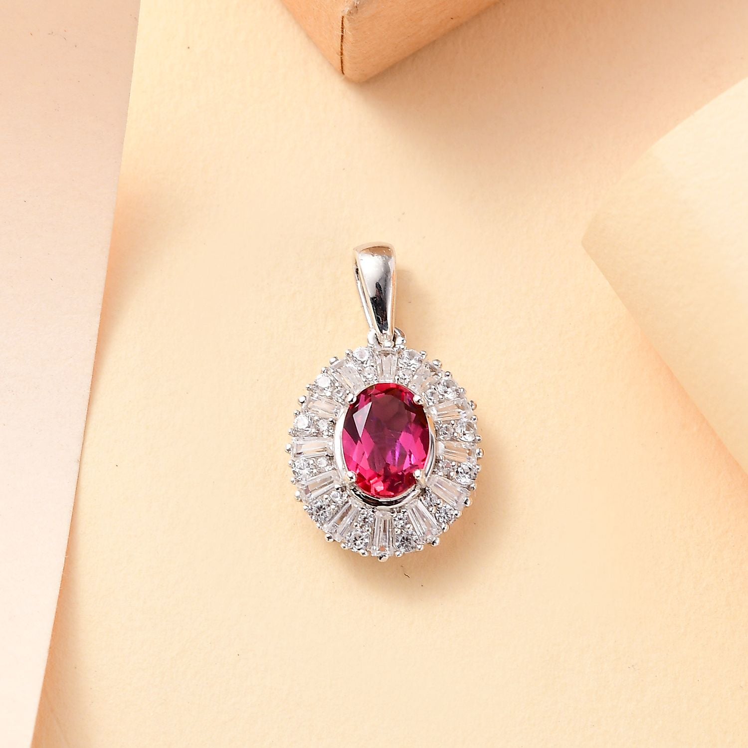 Lab Created Roter Smaragd (Beryll), Weißer Zirkon Anhänger 925 Silber rhodiniert ca. 2.23 ct