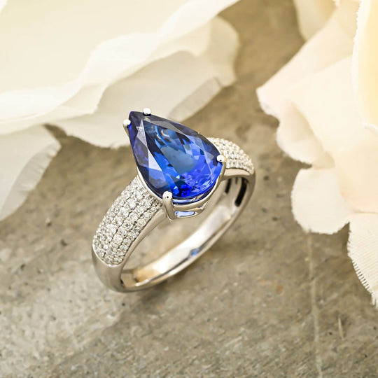 Rhapsody AAAA Tansanit, Weißer Diamant AGI zertifiziert Ring 950 Platin (Größe 20.00) ca. 4.80 ct