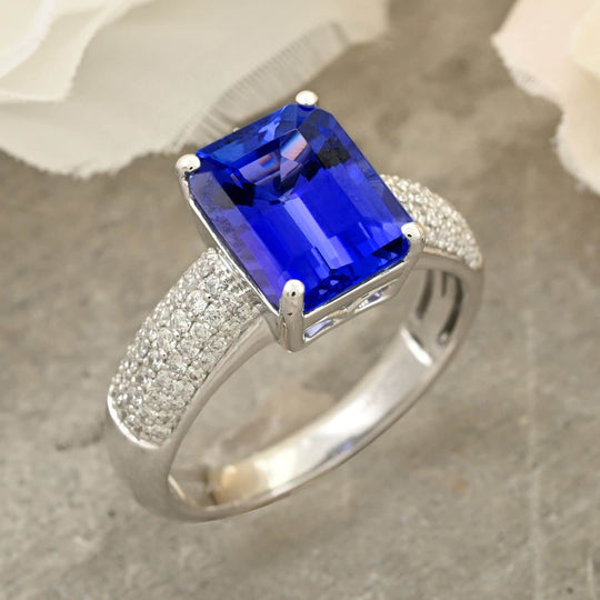 Rhapsody AAAA Tansanit, Weißer Diamant AGI zertifiziert Ring 950 Platin (Größe 18.00) ca. 4.70 ct