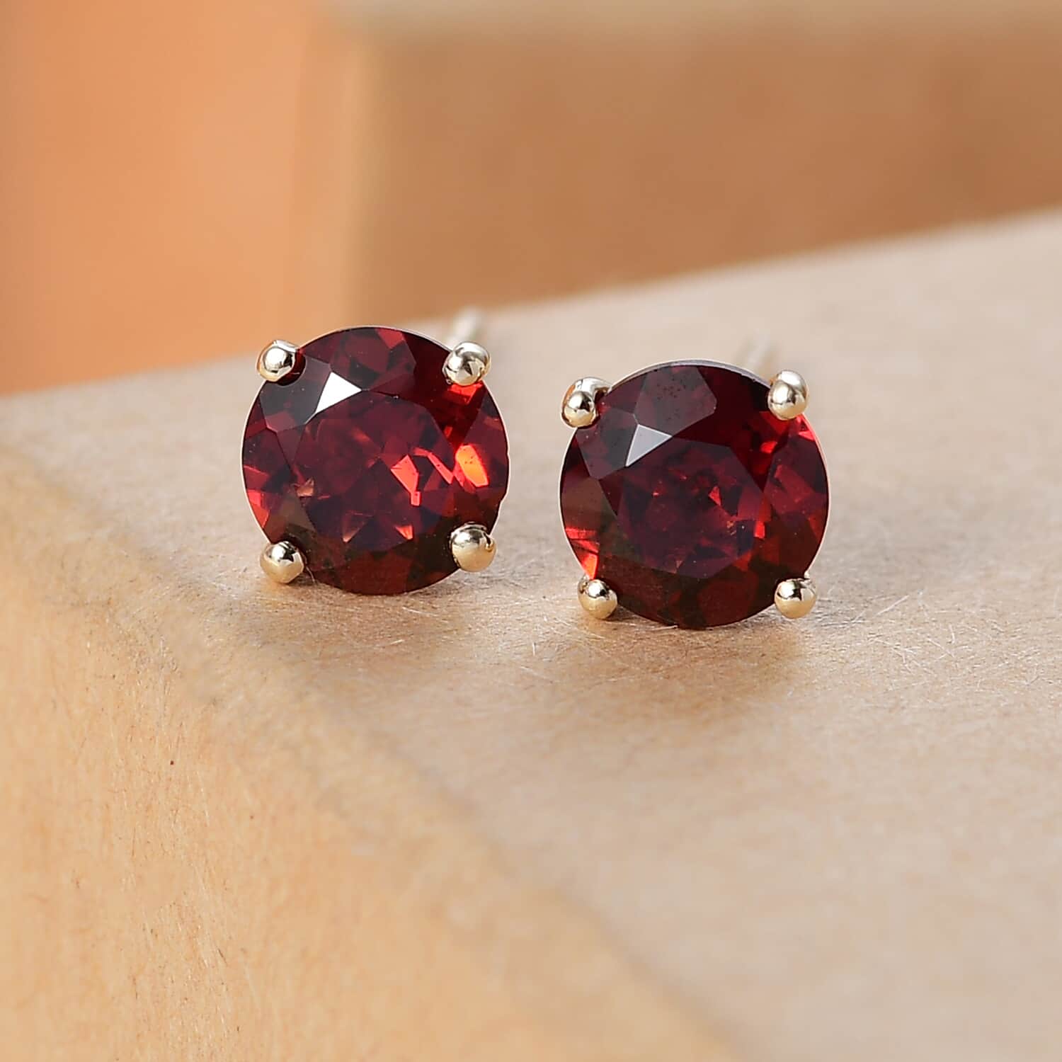 AAA Roter Granat Ohrringe 417 Gold ca. 1,60 ct.
