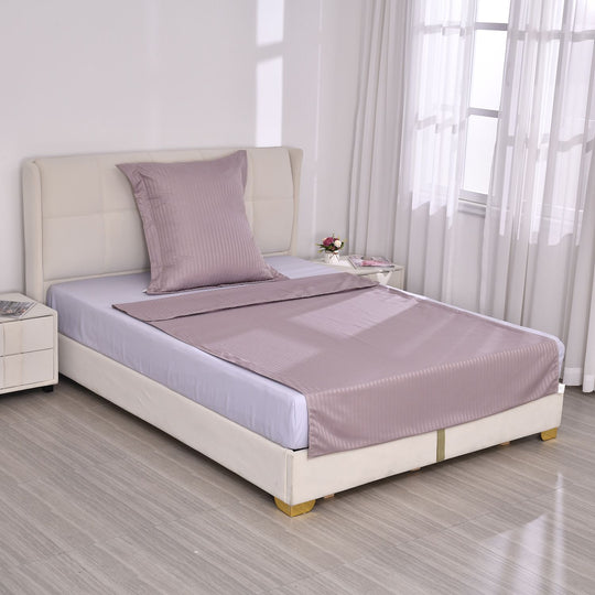 Bettwäsche-Set aus 80% Baumwolle mit Satin-Streifen, 135 x 200 cm und 80 x 80 cm, Lavendel