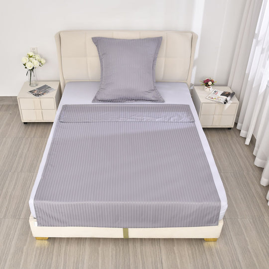 Bettwäsche-Set aus 80% Baumwolle mit Satin-Streifen, 135 x 200 cm und 80 x 80 cm, Lavendel