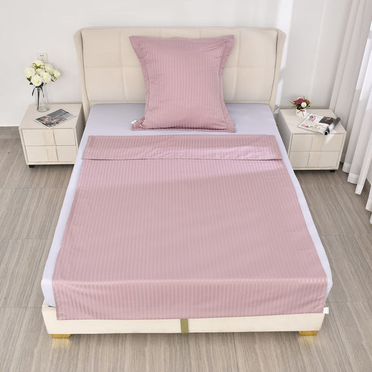 Bettwäsche-Set aus 80% Baumwolle mit Satin-Streifen, 135 x 200 cm und 80 x 80 cm, Lavendel