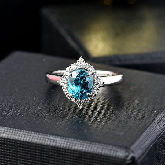 RHAPSODY AAAA Ratnakiri Blauer Zirkon, Weißer Diamant Ring 950 Platin (Größe 17.00) ca. 3.94 ct