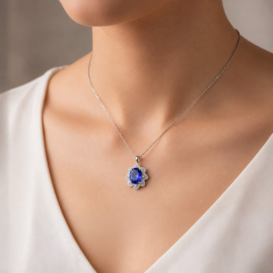 RHAPSODY zertifizierter und geprüfter AAAA Tansanit und VS-EF Diamant Anhänger in 950 Platin - 6,15 ct.