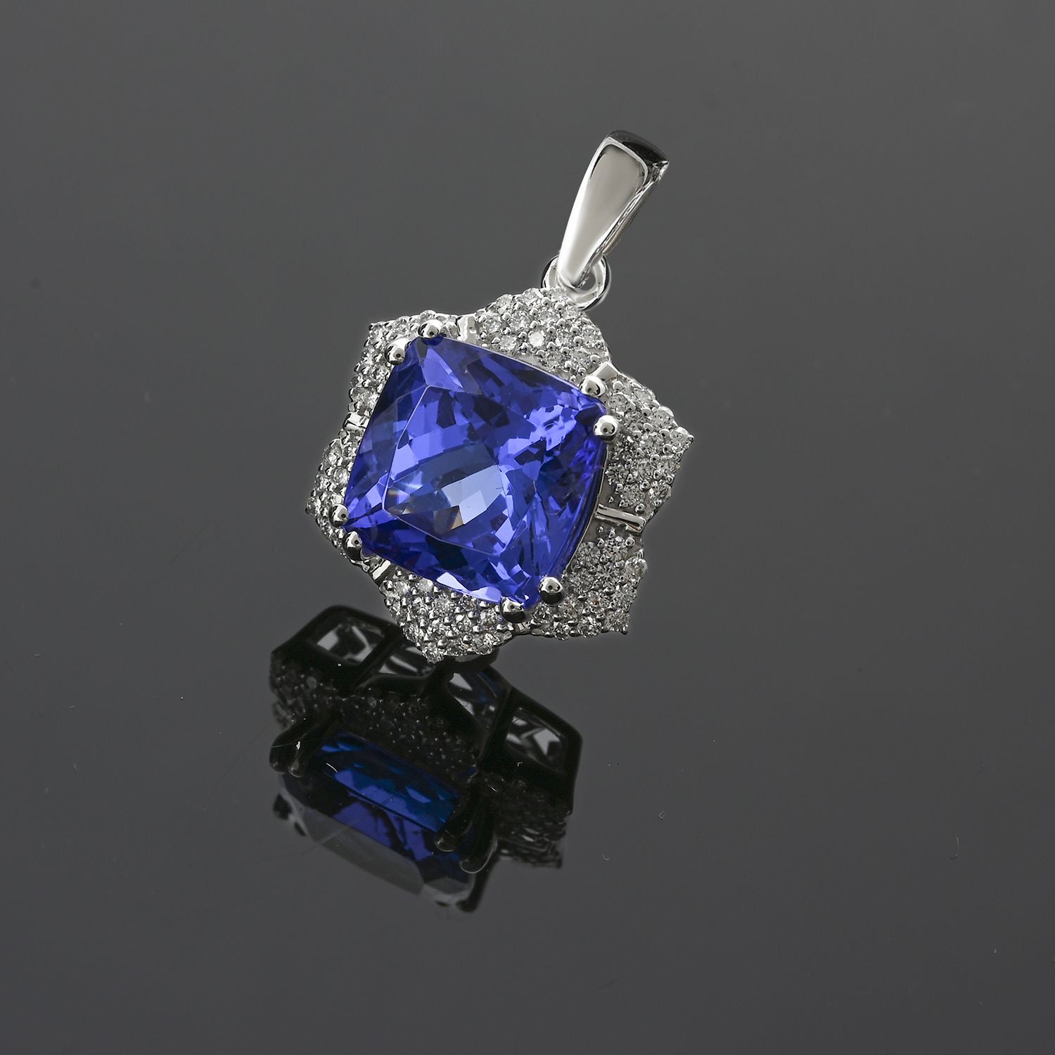 AAAA Tansanit, Weißer Diamant Anhänger 950 Platin ca. 4,20 ct.