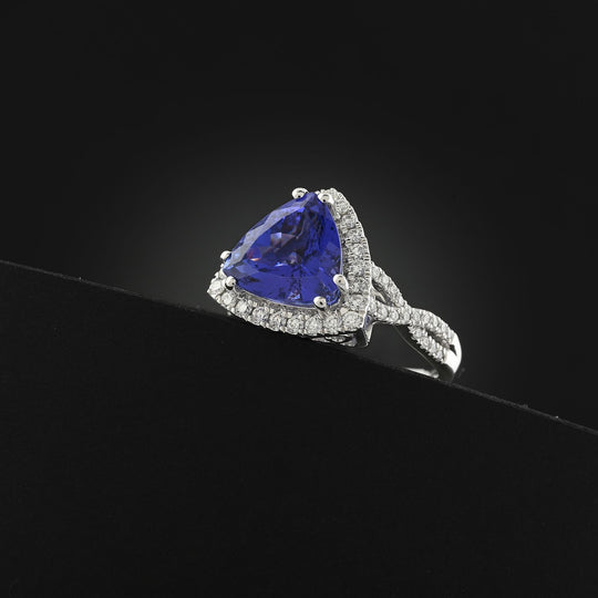 AAAA Tansanit, Weißer Diamant AGI zertifiziert Ring 950 Platin (Größe 19.00) ca. 4.50 ct