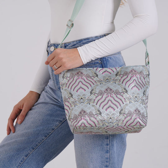 Jacquard-Tasche aus Poly-Satin mit Futter und Reißverschluss, Innentasche, gold