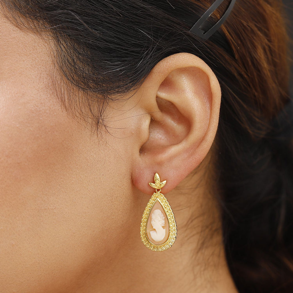 Italienische Kamee Conch-Muschel Ohrringe Messing