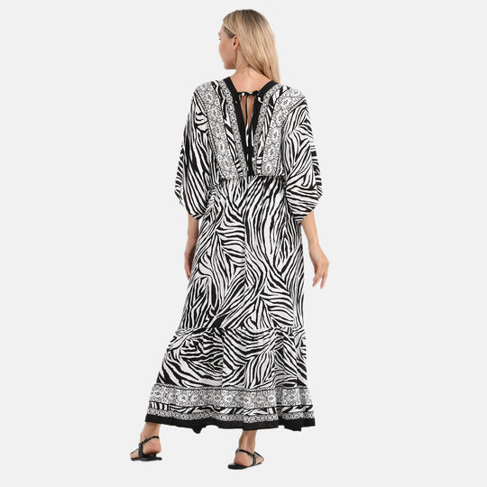 Maxikleid mit Platzdruck, Kimono-Ärmeln, elastischer Taille und Stufenrock, Rückenschleife, 100% Viskose, 38x135 cm (erweiterbar bis 62 cm), Rot gemustert, Rosa