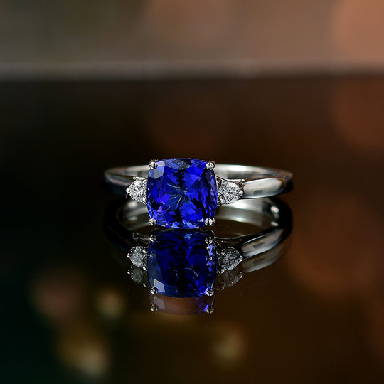Rhapsody AAAA Tansanit, Weißer Diamant AGI zertifiziert Ring 950 Platin (Größe 19.00) ca. 2.69 ct