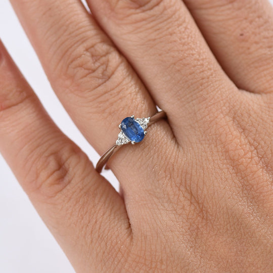 Natürlicher Kaschmir-Kyanit, Weißer Zirkon Ring 925 Silber platiniert (Größe 19.00) ca. 0.67 ct