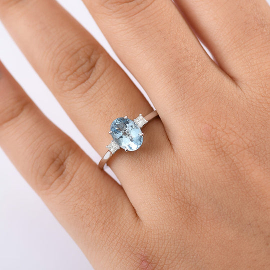 AAA Aquamarin, Weißer Diamant AGI zertifiziert Ring 585 Gold (Größe 17.00) ca. 2.00 ct