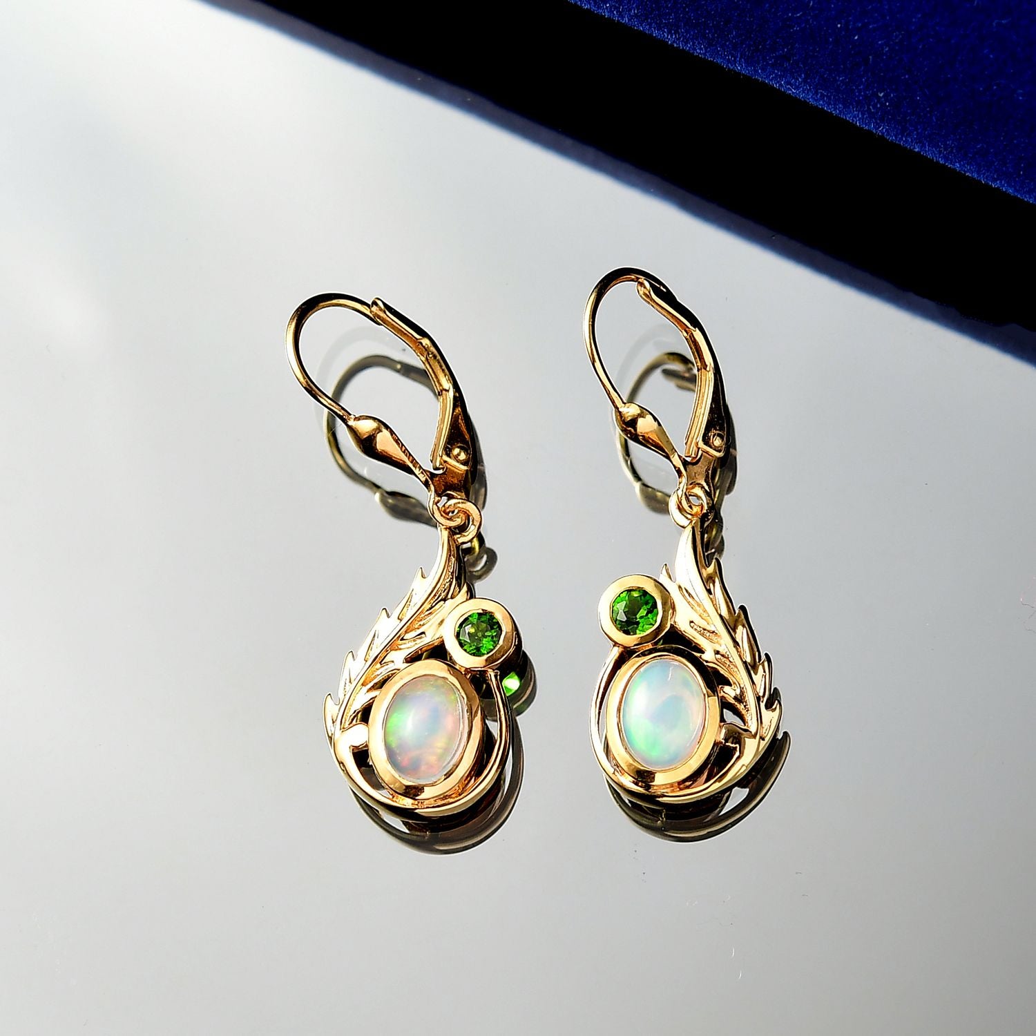 D’joy AA Natürlicher, äthiopischer Welo Opal, Natürlicher Chromdiopsid Ohrringe 925 Silber vergoldet ca. 1,35 ct.