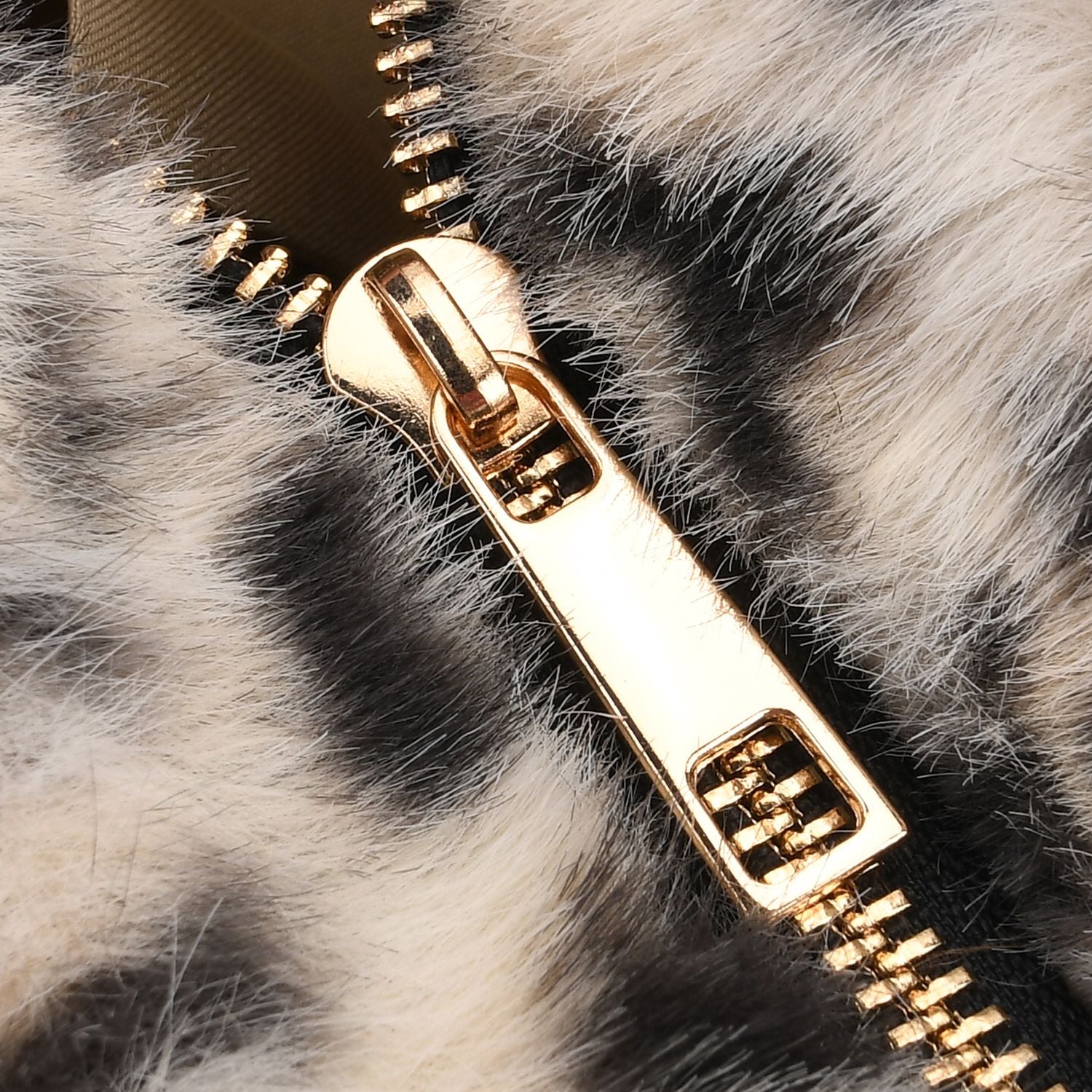 Leopardenmuster-Fellimitat-Tasche, 46x11x35 cm, Beige-Schwarz