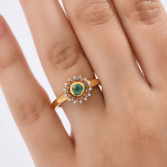 Regal Halo - D joy Kagem Sambischer Smaragd, Brauner Zirkon Ring 925 Silber 750 Gelb Vergoldet (Größe 19.00) ca. 0.70 ct