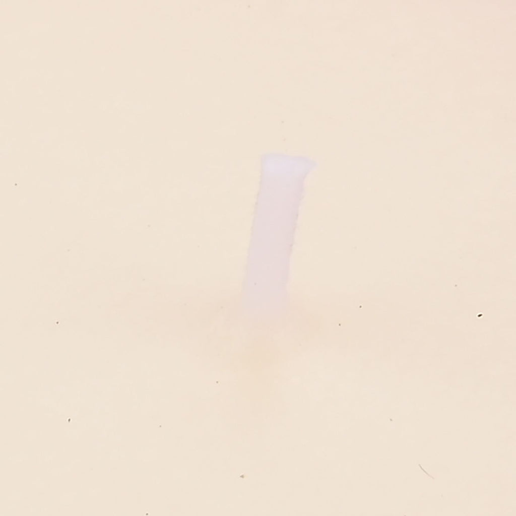 LIVMORE - Duftkerze im dekorativen Glas, Tabak und Oudh, 36 Std. Brenndauer, Purpurrot