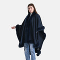 LA MAREY Poncho mit Kunstfellbesatz und Kristall-Detail, Blau, Einheitsgröße