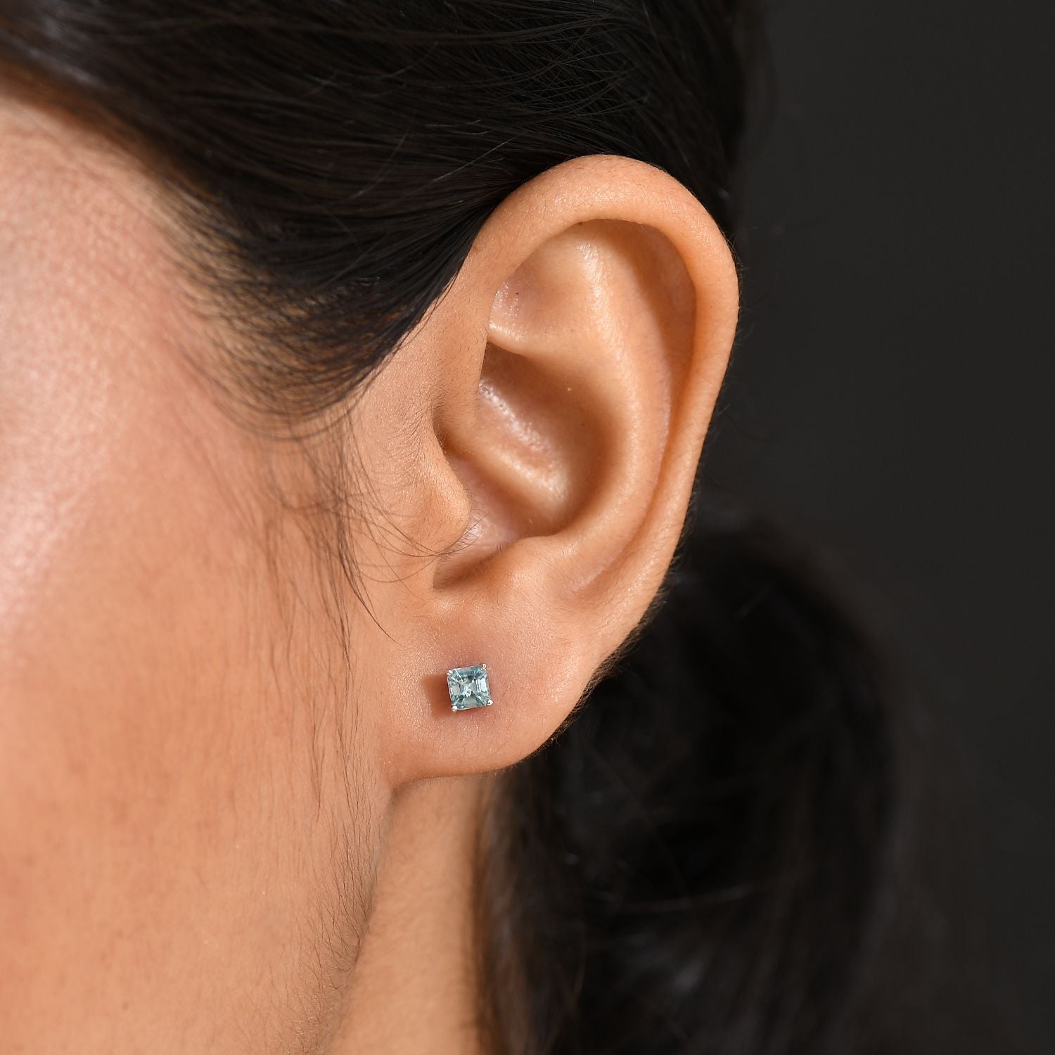 Blauer Zirkon Ohrringe 925 Silber rhodiniert ca. 1.06 ct