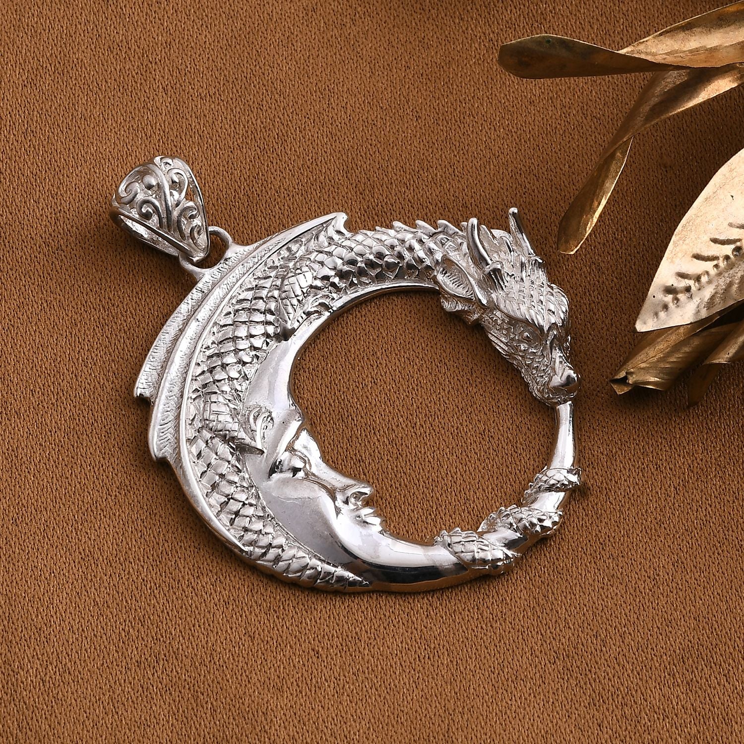Royal Bali - 925 Silber Drachen mit Mond Anhänger 8,50g