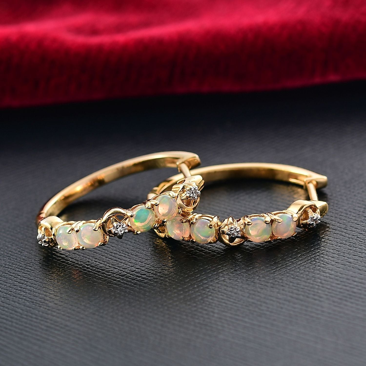D'Joy AA Natürlicher, äthiopischer Welo Opal, Weißer Zirkon Ohrringe 925 Silber 750 Gelb Vergoldet ca. 1.02 ct