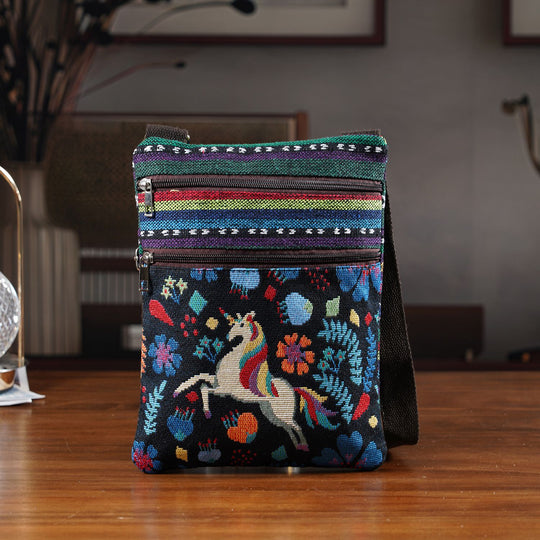 Crossbody-Tasche mit Einhorn, 3 Reißverschlussfächer, verstellbarer Schultergurt (ca. 120 cm), 21x28 cm, Mehrfarbig