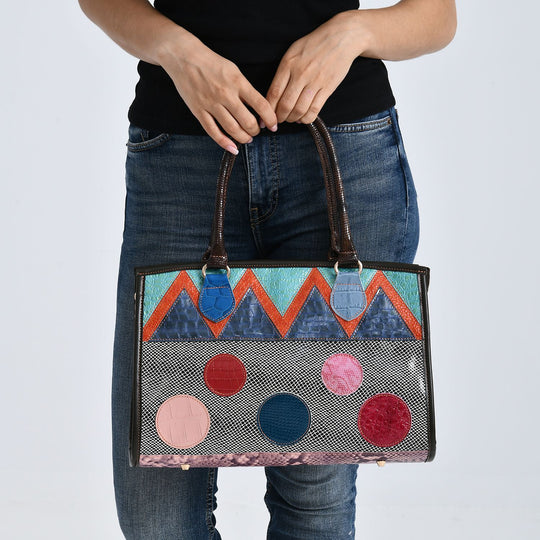 Chaos by Elsie Echtleder Crossbody mit RFID, Rot Grau Geometrie, 36 x 15 x 25 cm, Rot