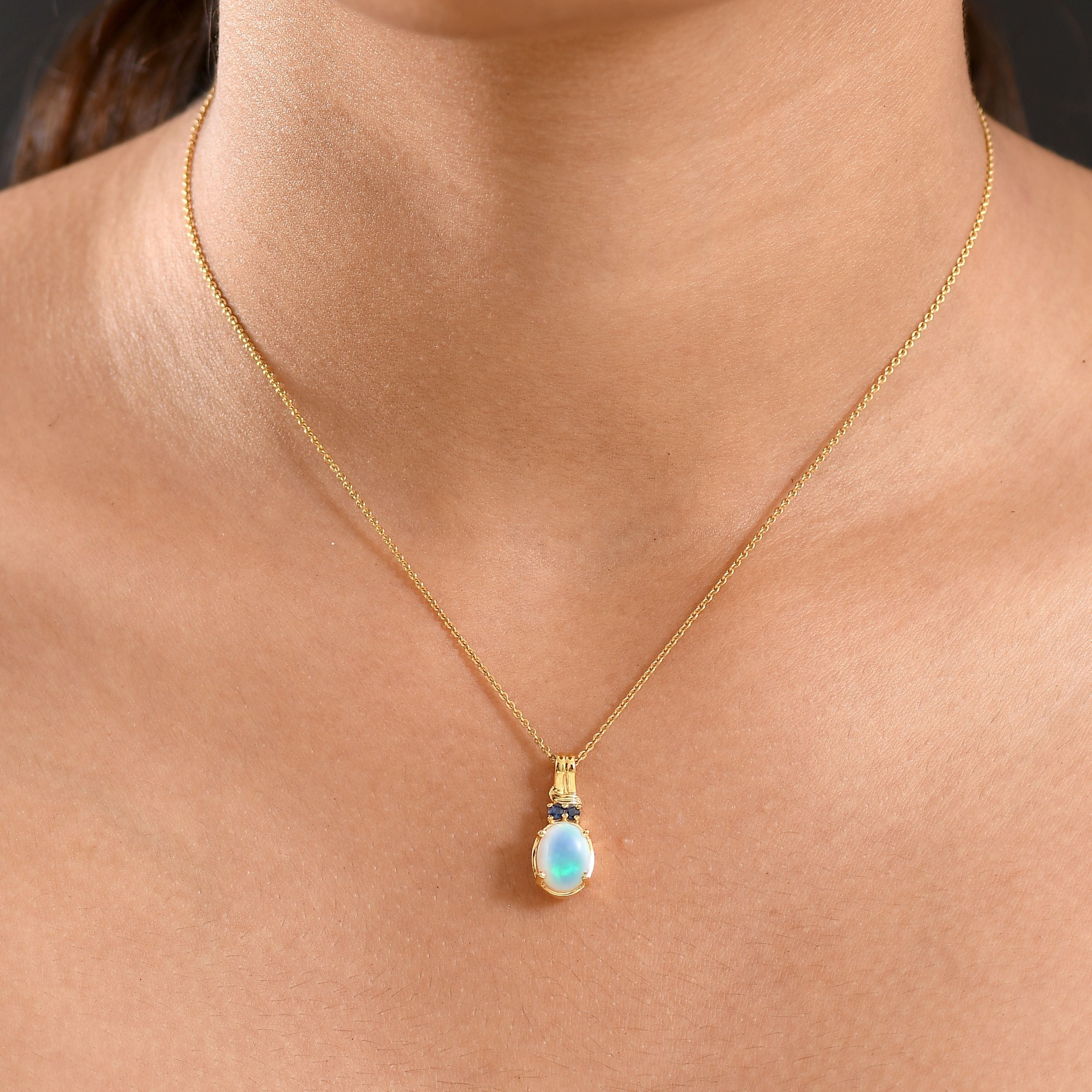 D'Joy AA Natürlicher, äthiopischer Welo Opal, Blauer Saphir Anhänger 925 Silber vergoldet ca. 1.36 ct