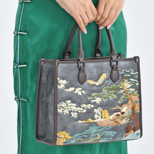 Bestickte Crossbody Tasche, Kunstleder, Blumen Design, 32 x 12 x 25 cm, Rot