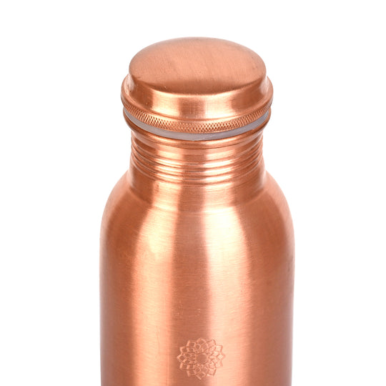 2er-Set - LIVMORE Kupfer-Trinkflasche mit 7-Chakra-Gravur (ca. 900 ml) und Armband mit Chakra-Perlen aus Edelsteinen