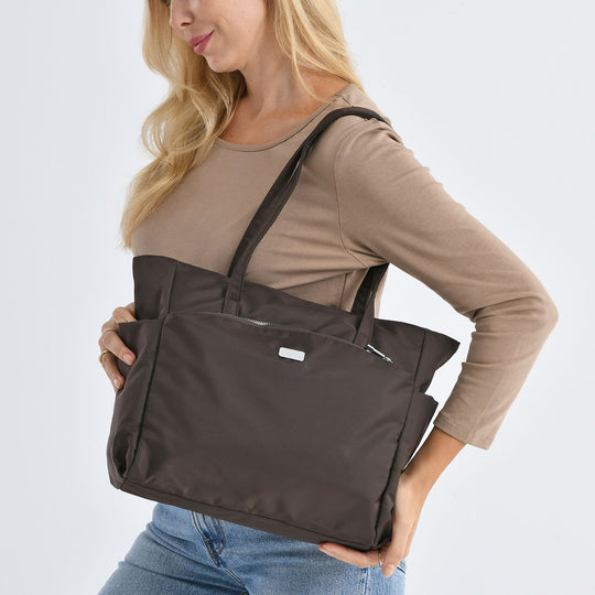 Elegante Signature Handtasche, edles Nylon Design mit 3 Reißverschluss Taschen und 2 offenen Außentaschen, ca. 30 x 30 x 10 cm, Dunkelbraun