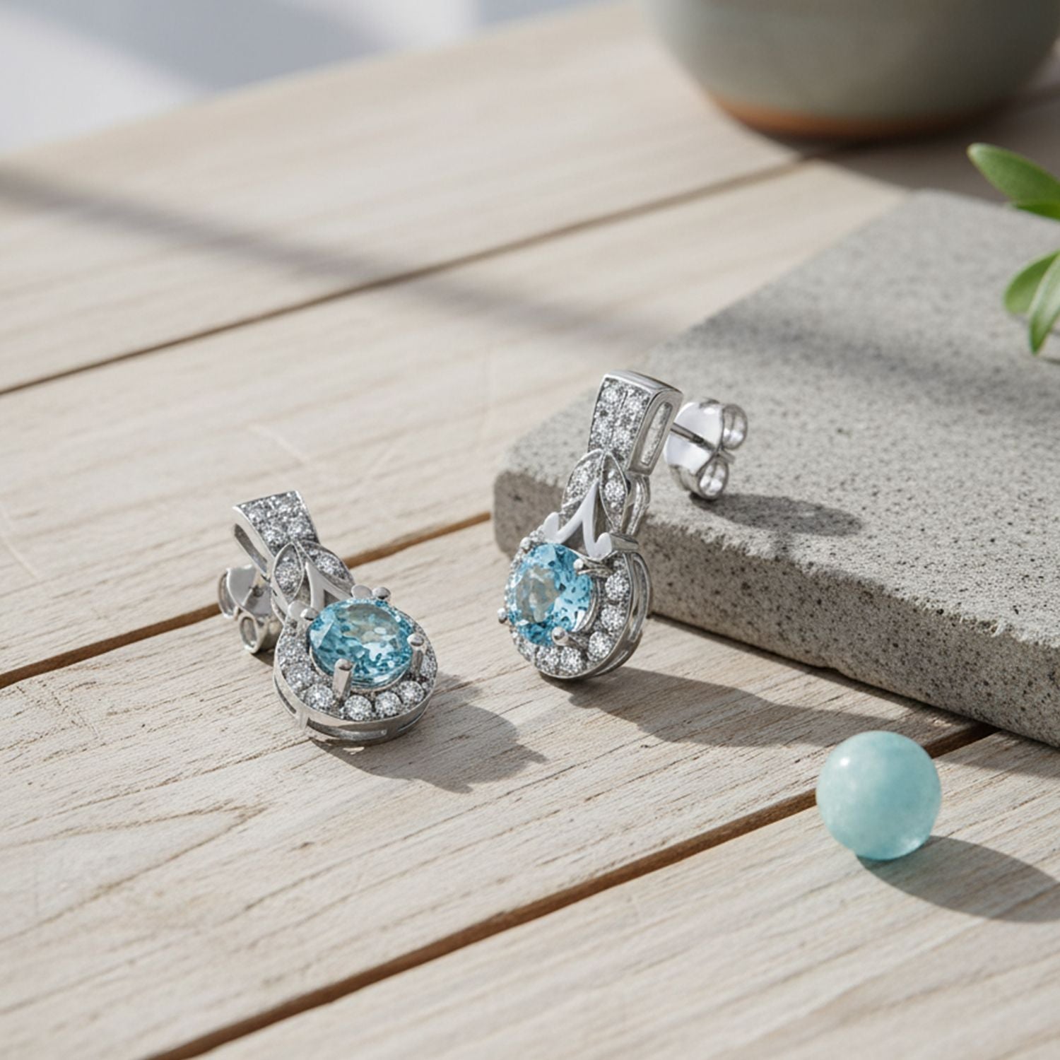 D'Joy AA Blauer Zirkon, Weißer Zirkon Ohrringe 925 Silber rhodiniert ca. 2.05 ct