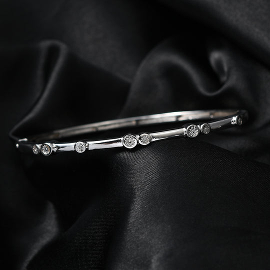 EVER TRUE Weißer Diamant Armreif ca. 19 cm Nickelfreies Messing, Silberfarben