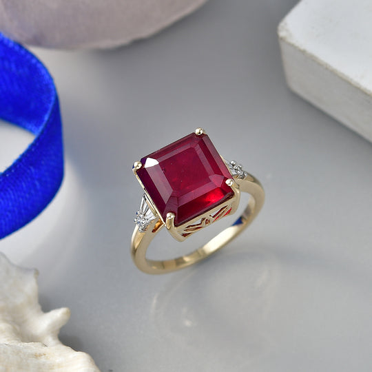 LUXURIANT  (10-16 Werktage Lieferzeit)  9,50 ct. AAA Niassa Rubin und Labor Diamant Ring in 417 Gold