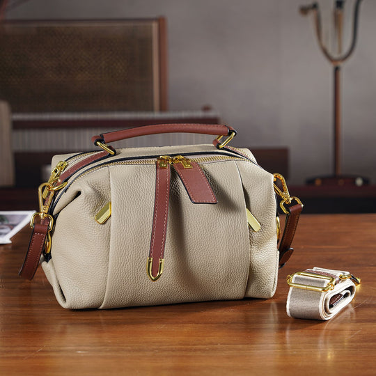 Elegante Leder Crossbody Tasche im Minimal Design 23 x 12 x 16 cm Hellblau