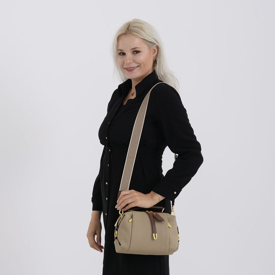 Elegante Leder Crossbody Tasche im Minimal Design 23 x 12 x 16 cm Hellblau