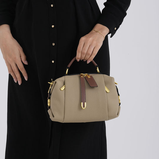 Elegante Leder Crossbody Tasche im Minimal Design 23 x 12 x 16 cm Hellblau
